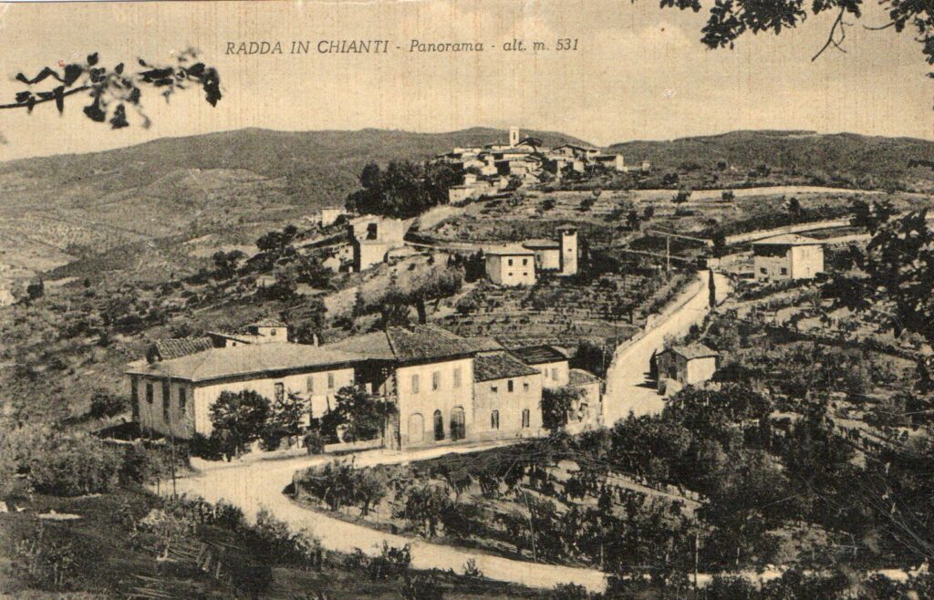 Fronte Vista panoramica di Radda in Chianti