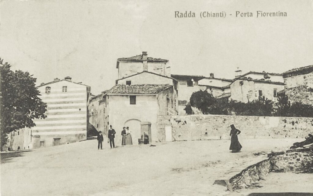 Fronte Arrivo a Radda in Chianti